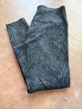 Lysse Snake Print Ponte Leggings